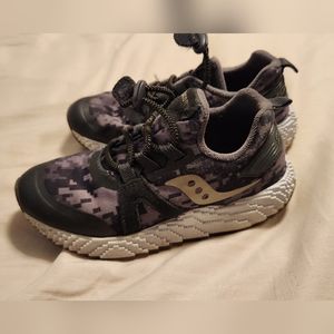 Saucony boys shoes size 11